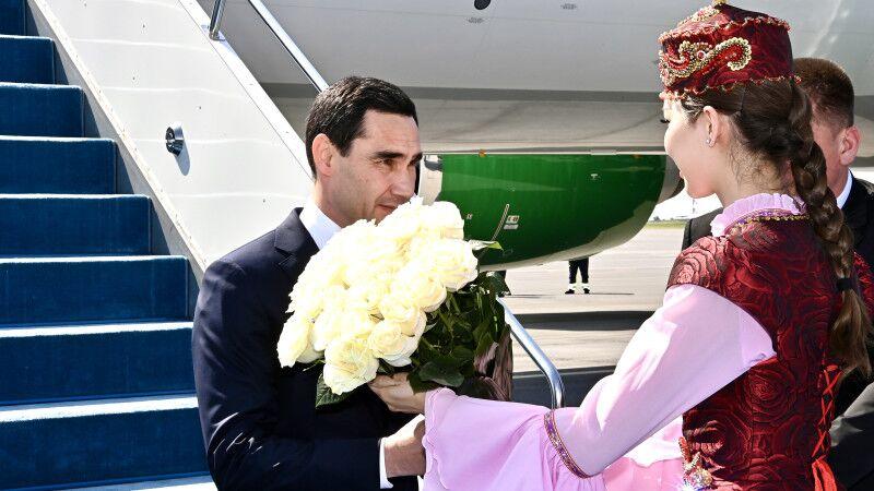 Serdar Berdimuhamedow «Merkezi Aziýa — Hytaý» sammitine gatnaşmak üçin Gazagystana bardy