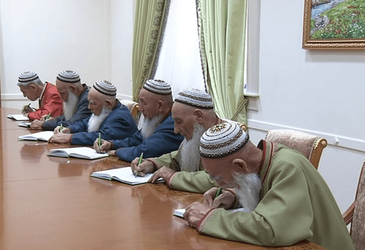 Расширен состав Совета старейшин при Халк Маслахаты, Фонде имени Бердымухамедова