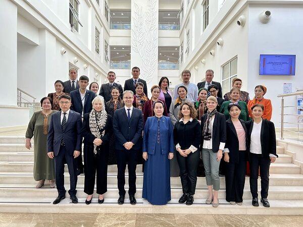 Türkmenistan we ÝUNISEF türkiýeli hünärmenleriň gatnaşmagynda çagalary goramak ulgamyny berkidýärler