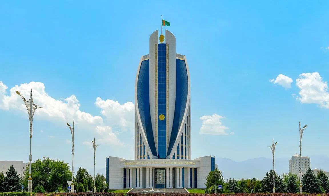 Президент Туркменистана награжден ВОЗ за вклад в развитие сферы здравоохранения