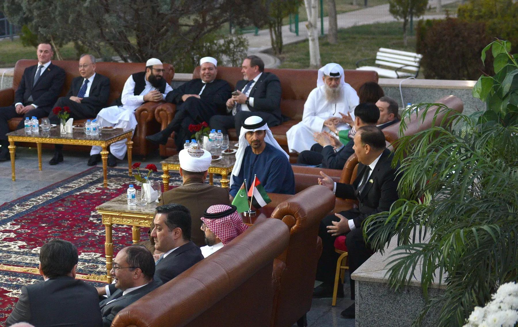 Дипмиссии мусульманских стран в Туркменистане проводят ифтары в Рамадан