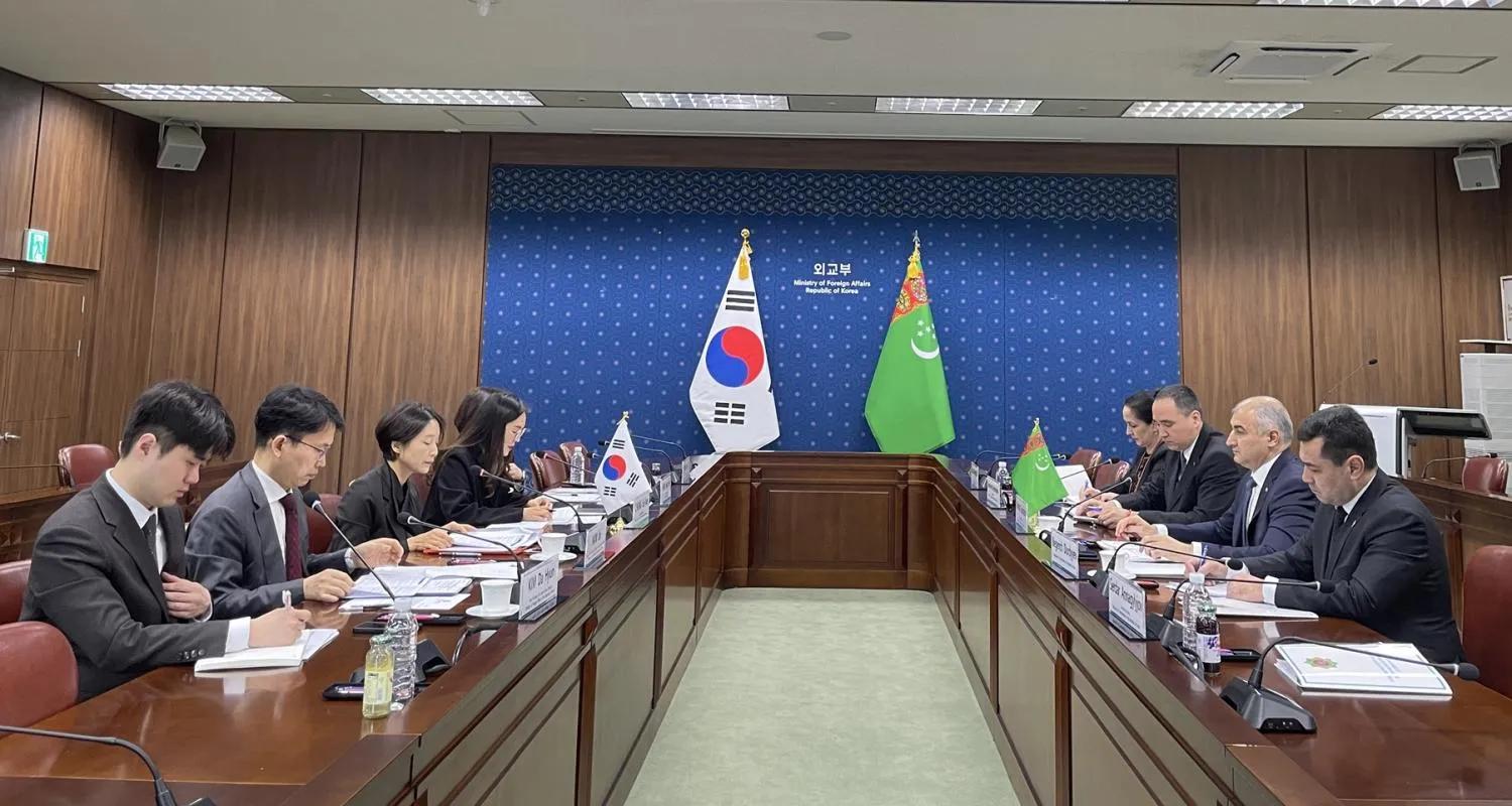 Seulda türkmen-koreý DIM-ara syýasy geňeşmeler geçirildi